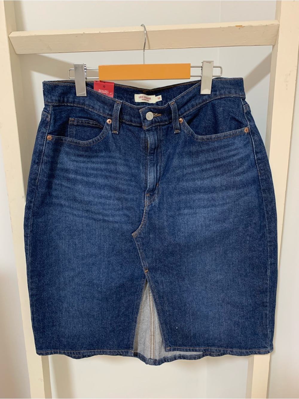 Levi's Dark Wash Denim Skirt